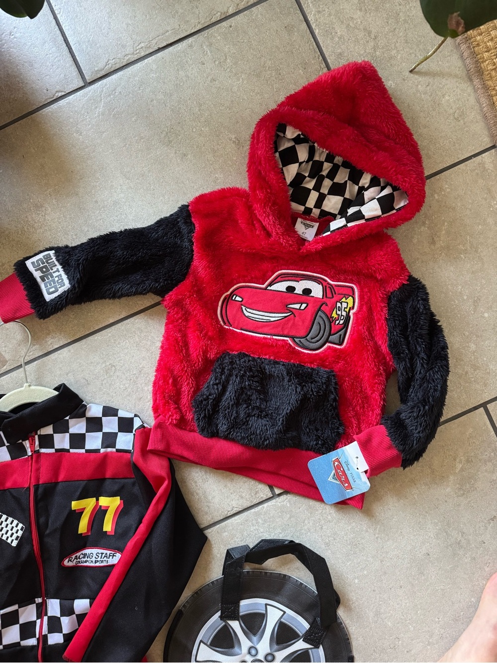 Toddler Lightning McQueen Full Costume + Fuzzy Pullover & Accessories 3-4T - Picture 9 of 16